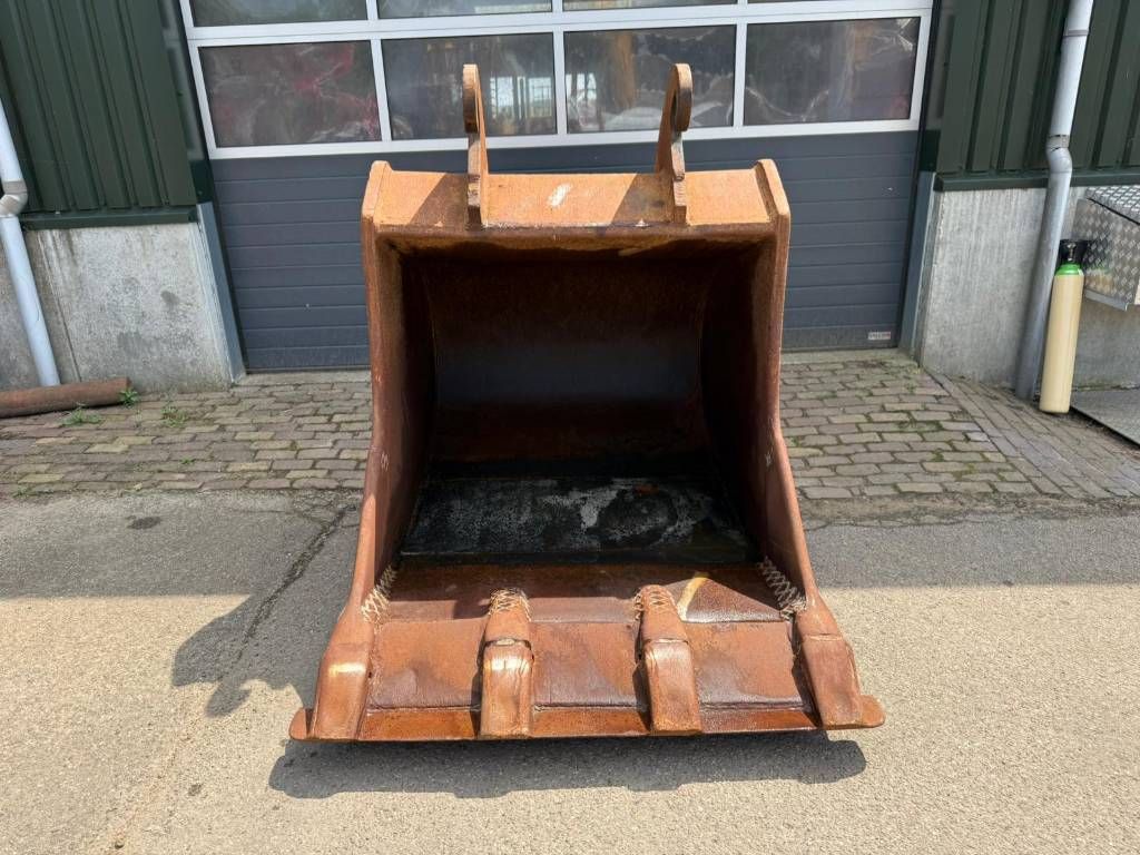 CW40 Digging bucket 140cm wide