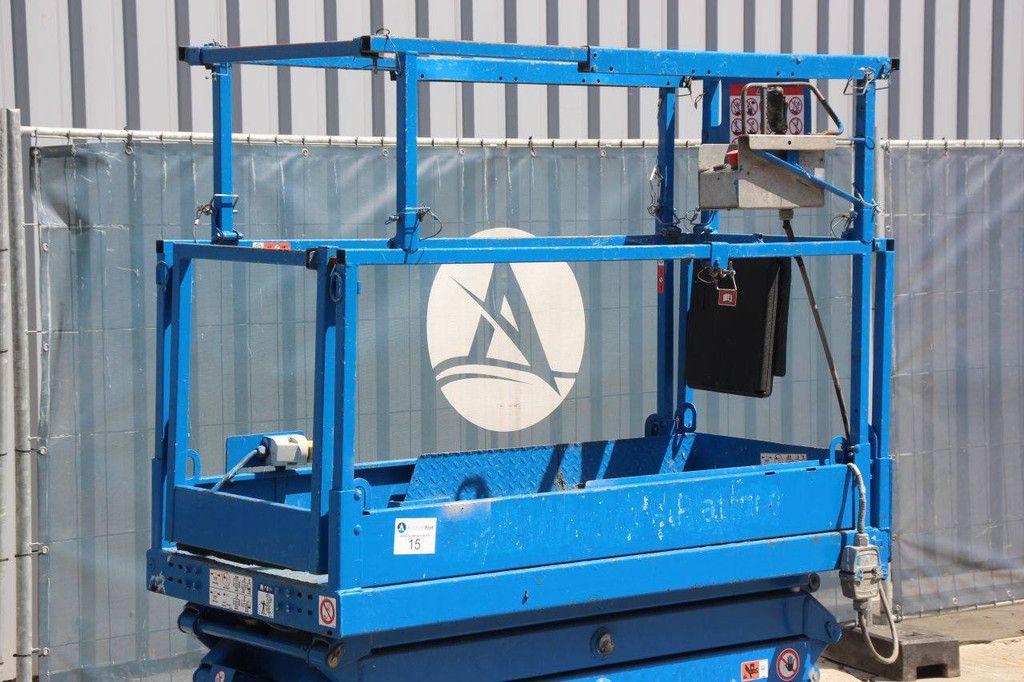 Skyjack SJIII-3219 Elektrische Scherenbühne 227 kg 7,8 m 2015