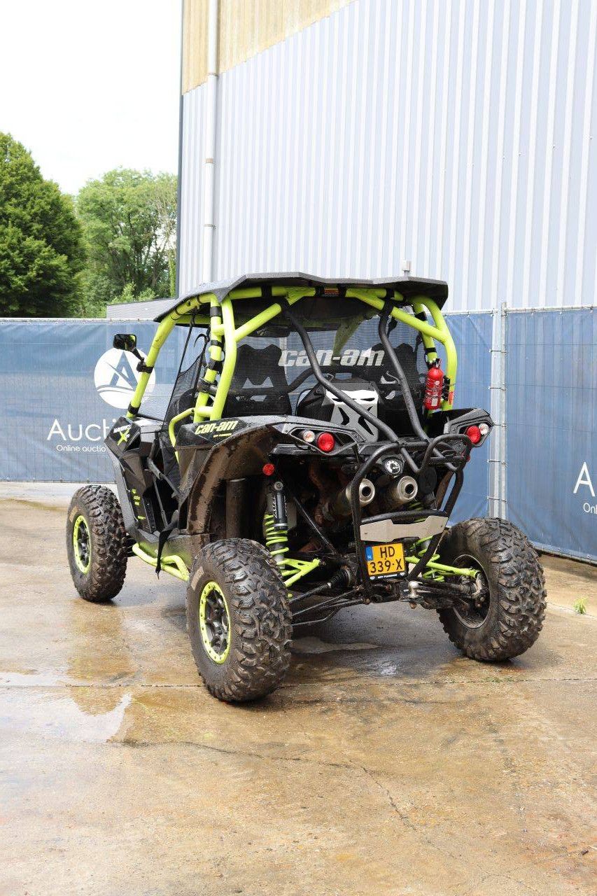 Buggy Bombardier CAN-AM Benzin 20 PS 2015