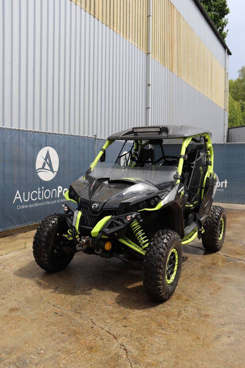 Buggy Bombardier CAN-AM Benzin 20 PS 2015