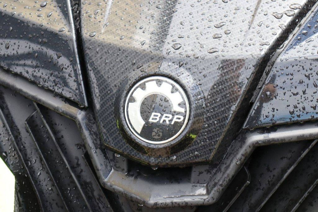 Buggy Bombardier CAN-AM Benzin 20 PS 2015