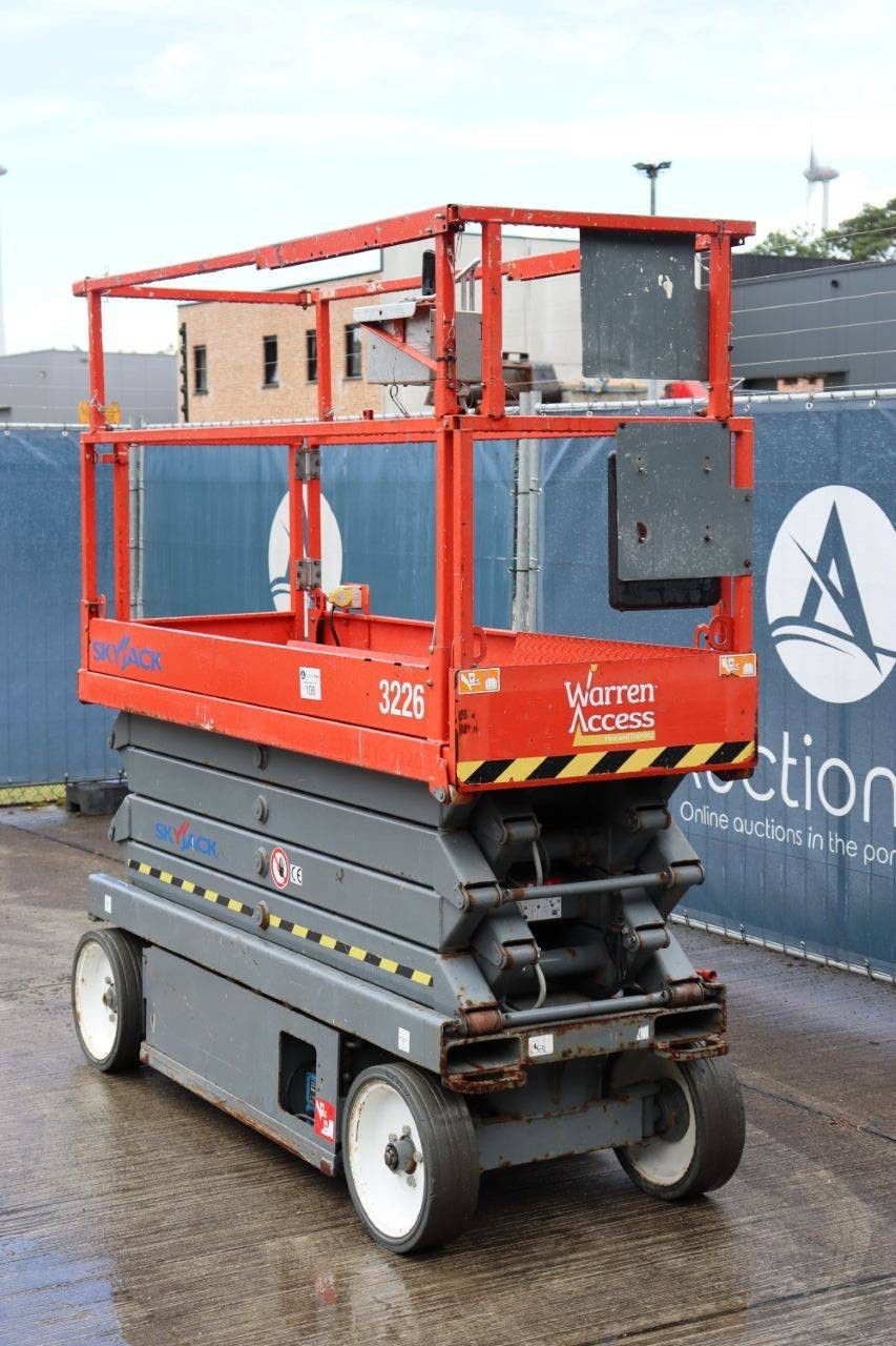 Skyjack SJ3226 Elektrische Scherenbühne 9,9 m 2014