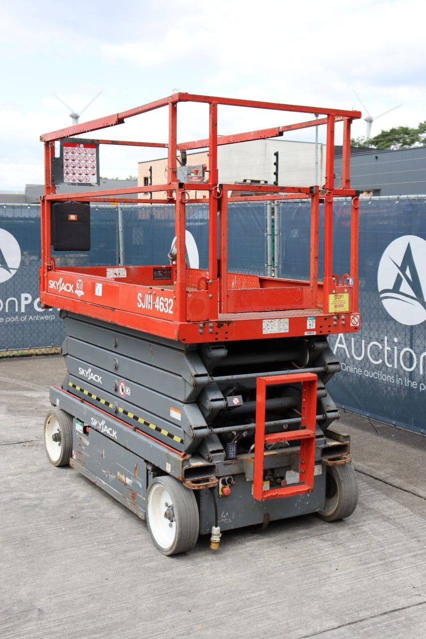 Skyjack SJIII-4632 Elektrische Scherenbühne 317 kg 11,7 m 2016