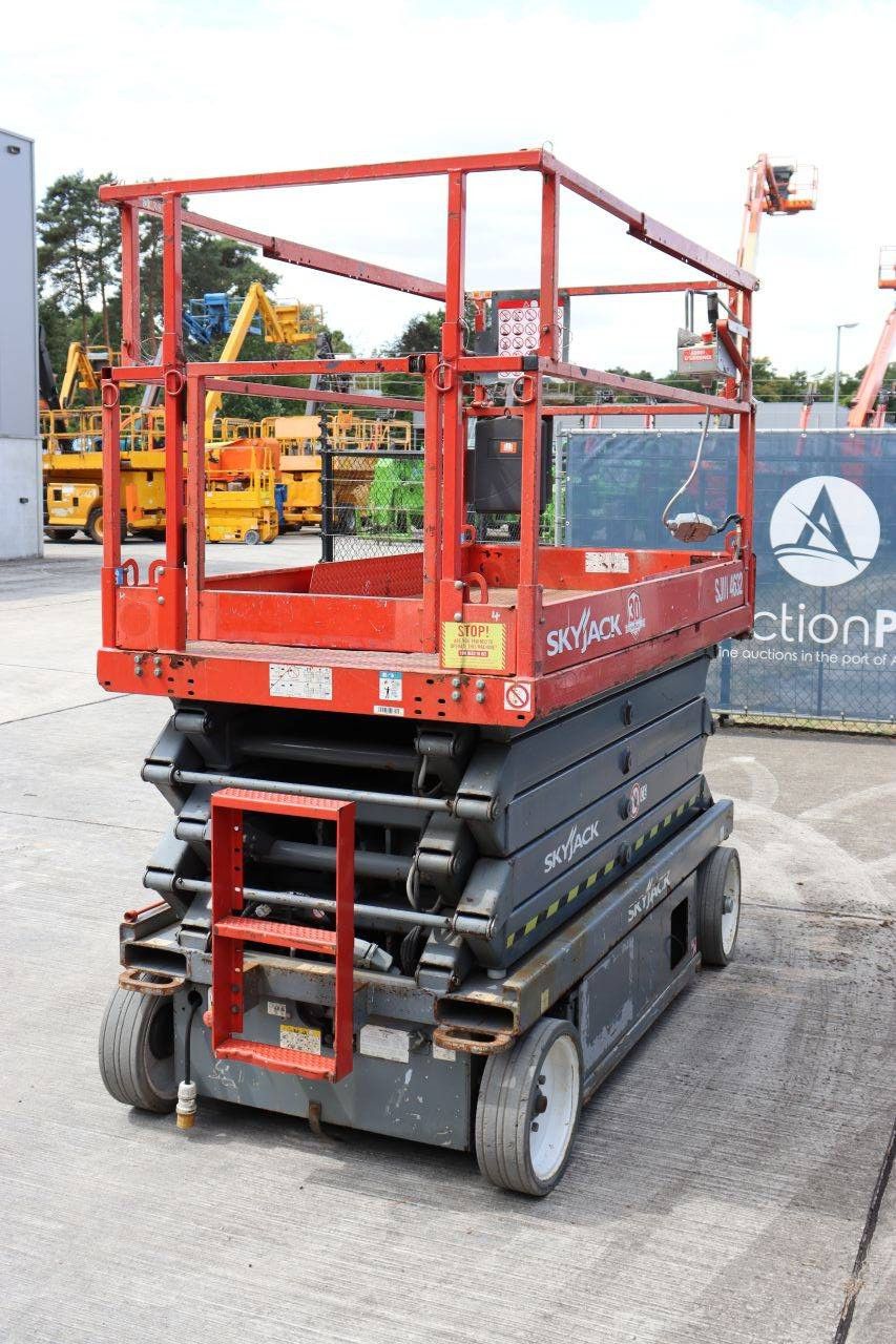 Skyjack SJIII-4632 Elektrische Scherenbühne 317 kg 11,7 m 2016
