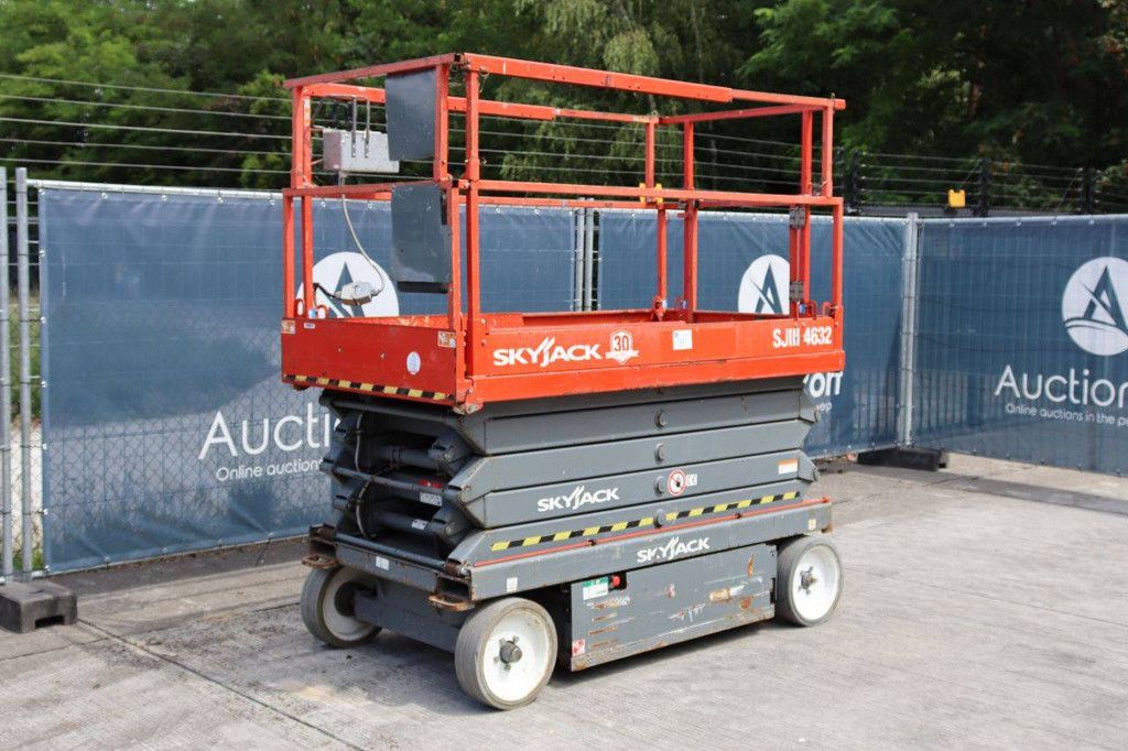 Skyjack SJIII-4632 Elektrische Scherenbühne 317 kg 11,7 m 2016
