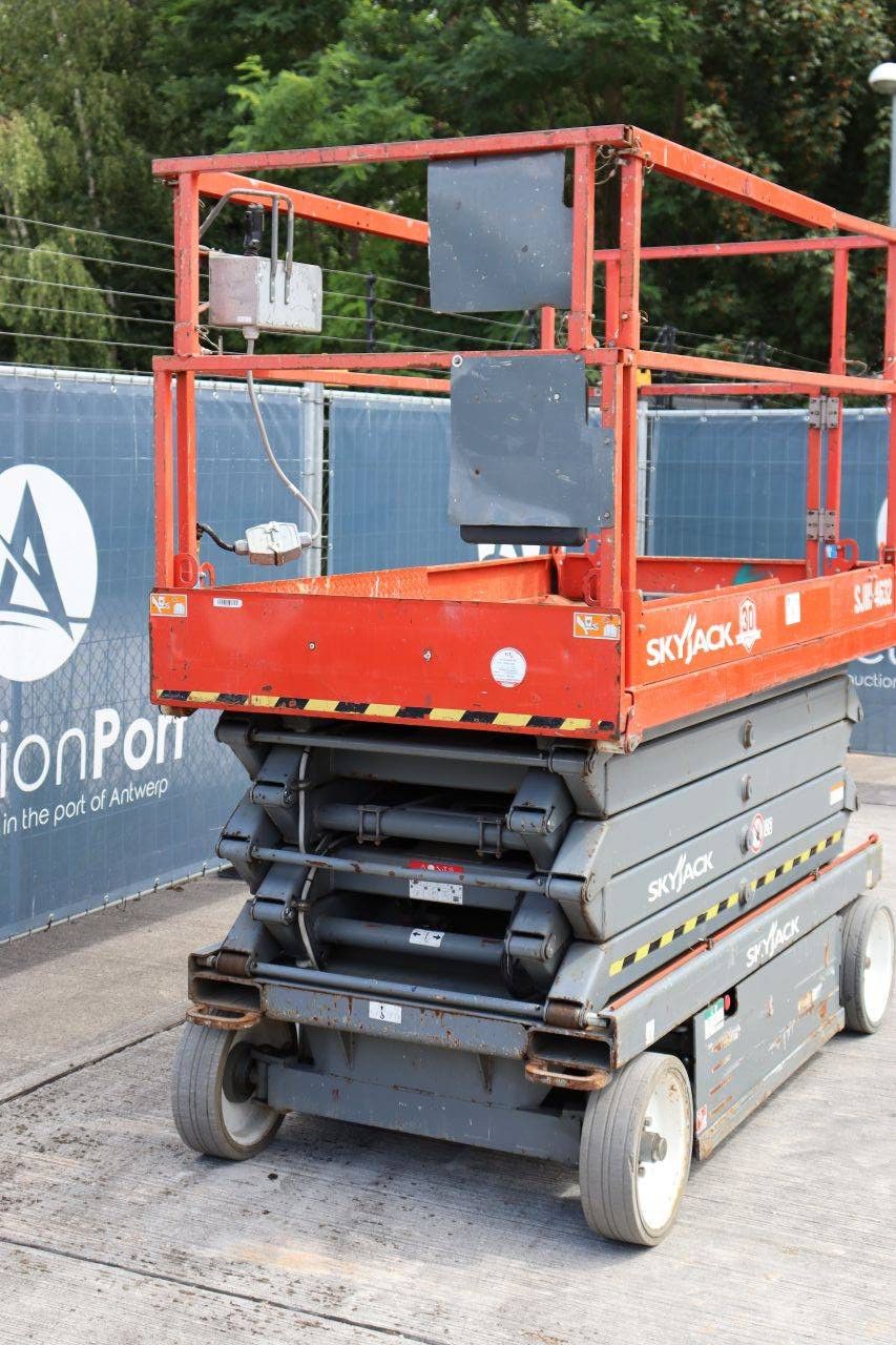 Skyjack SJIII-4632 Elektrische Scherenbühne 317 kg 11,7 m 2016