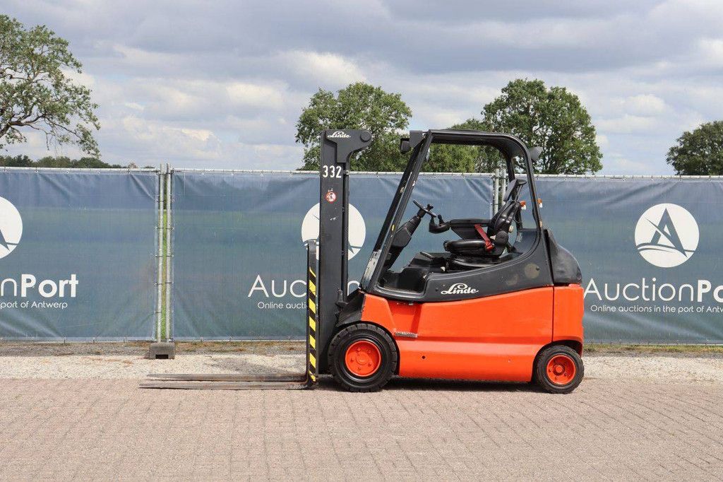 Linde E30/03/600 Electric Forklift 3000kg 4.45m 2005