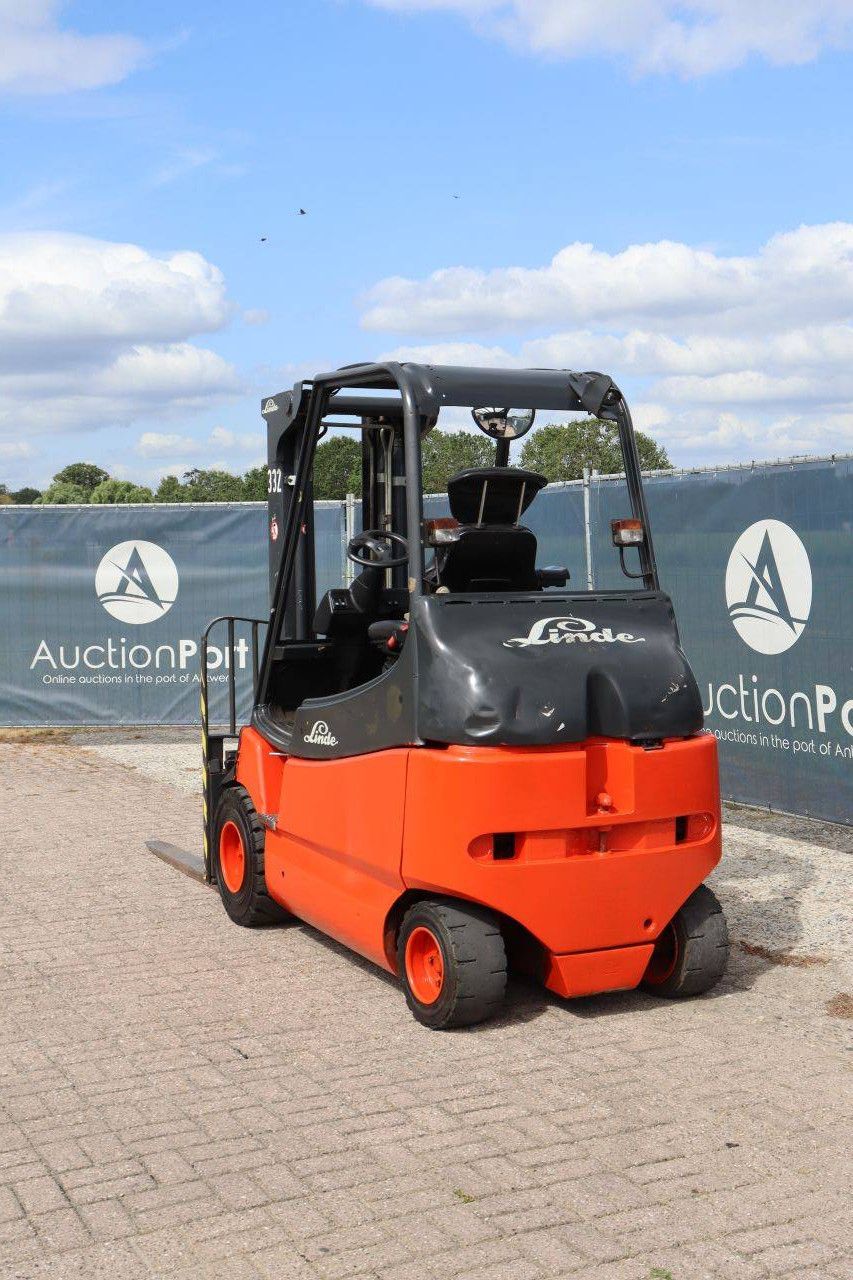 Linde E30/03/600 Electric Forklift 3000kg 4.45m 2005