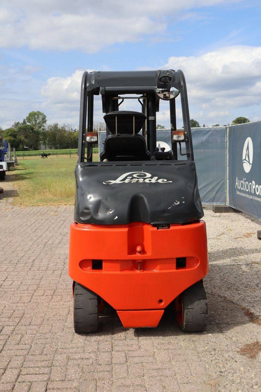 Linde E30/03/600 Electric Forklift 3000kg 4.45m 2005