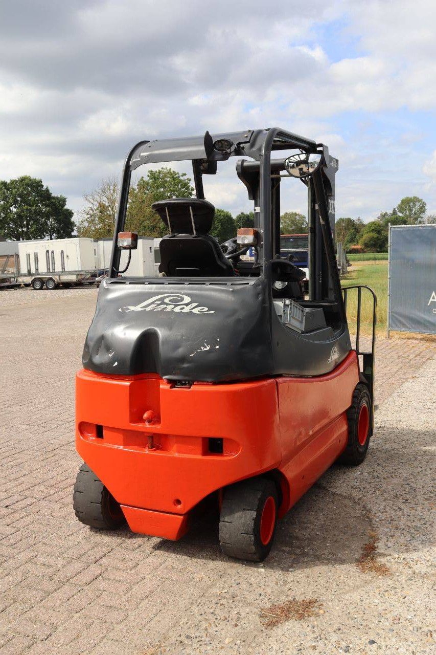 Linde E30/03/600 Electric Forklift 3000kg 4.45m 2005