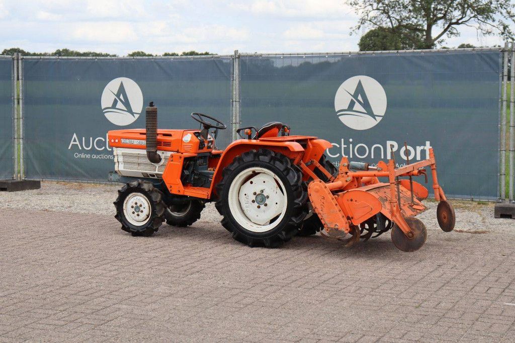 Kleintraktor Kubota ZB1600 Diesel 15,8 PS mit Grubber
