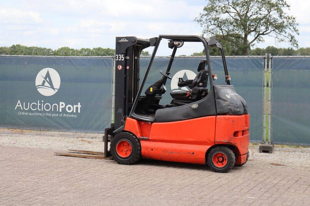 Linde E30/03/600 Elektrogabelstapler 3000 kg 4,5 m 2005