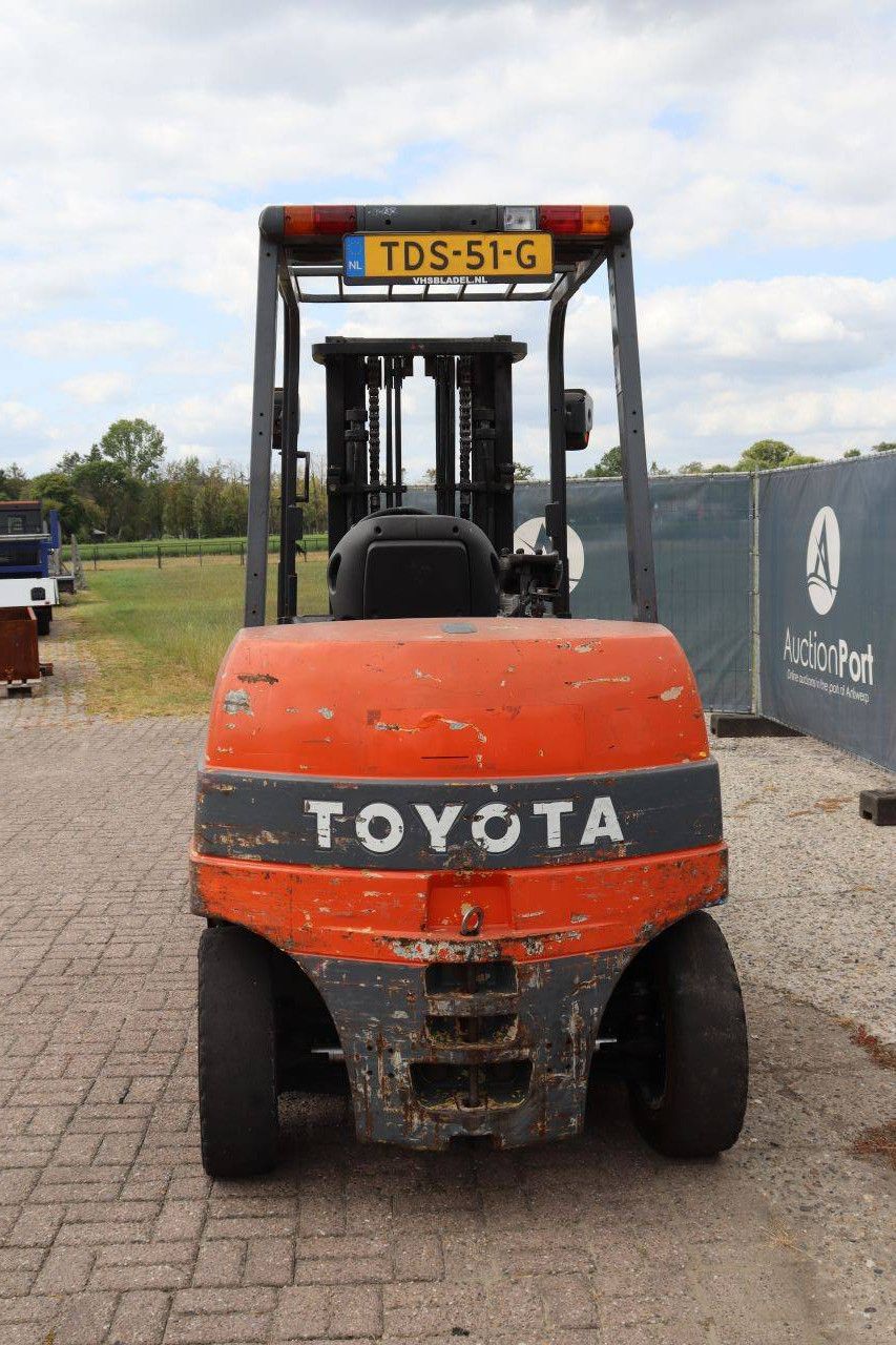 Toyota 7FBMF50 Elektrogabelstapler 5000 kg 3,3 m 2006