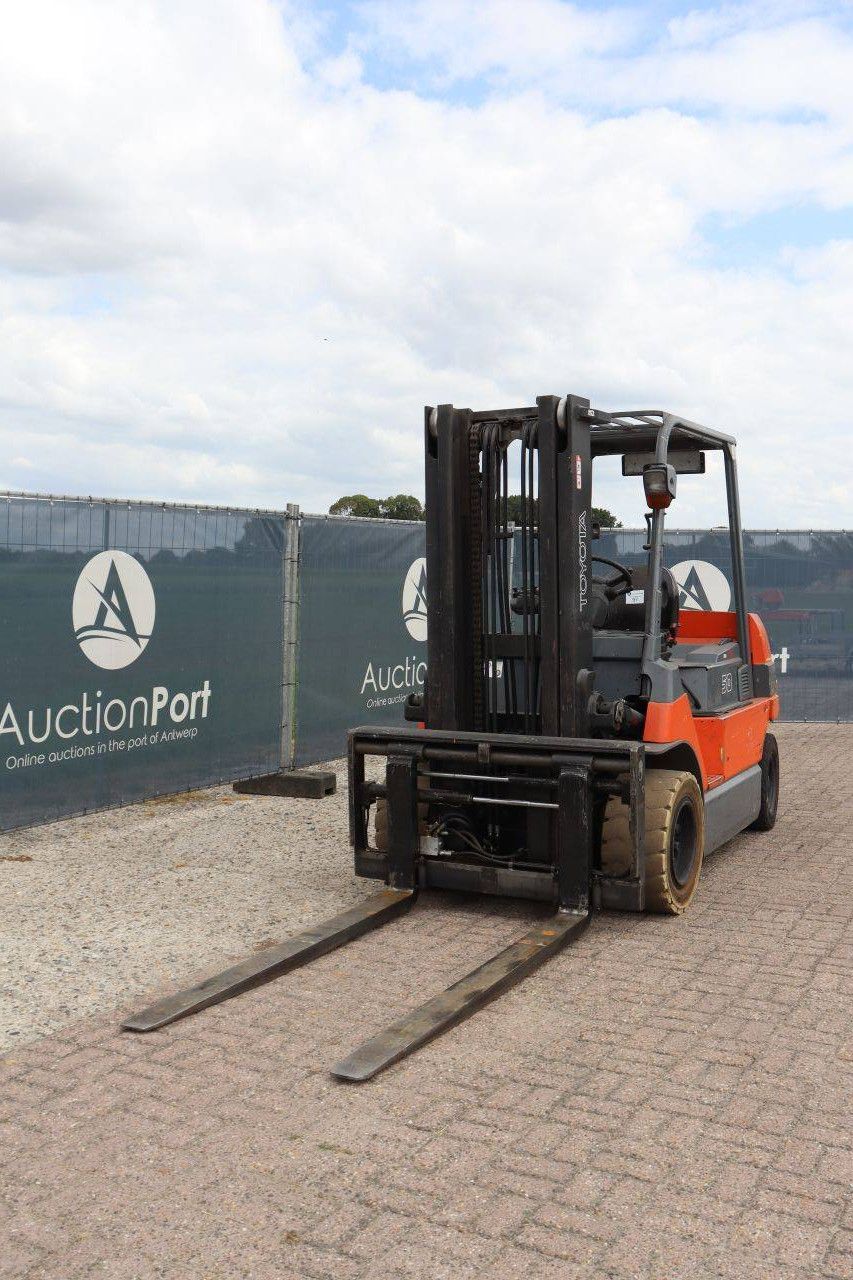 Toyota 7FBMF50 Elektrogabelstapler 5000 kg 3,3 m 2006