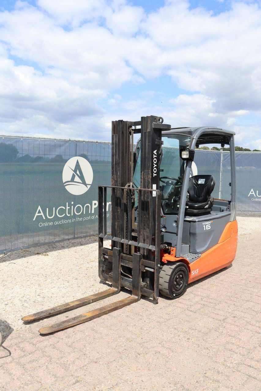 Toyota 8FBFT16 Electric Forklift 1600kg 2014