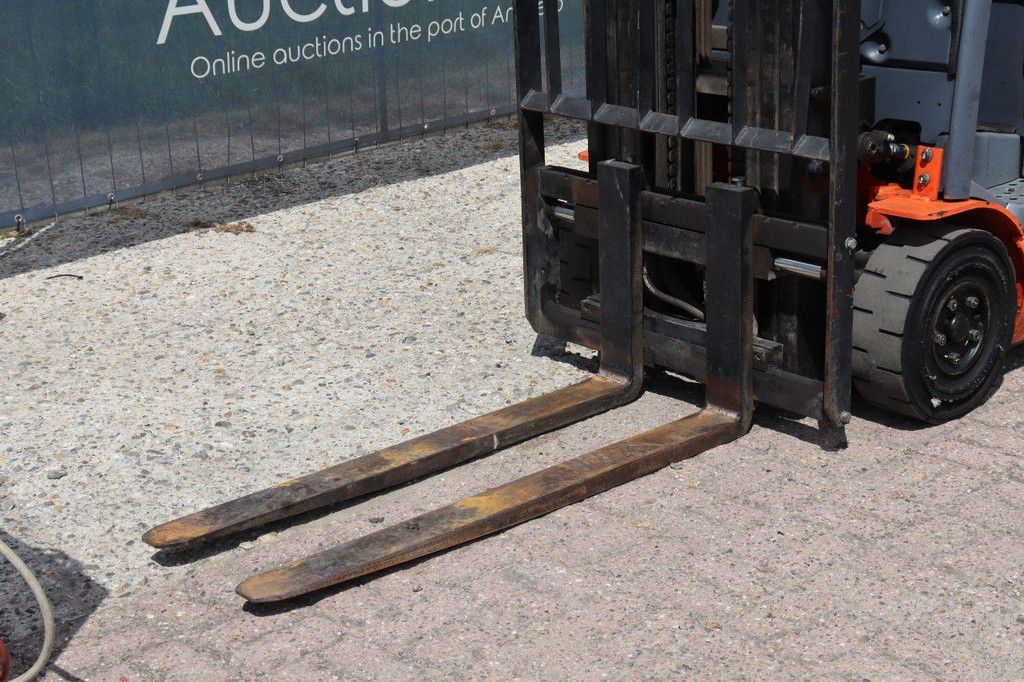 Toyota 8FBFT16 Electric Forklift 1600kg 2014