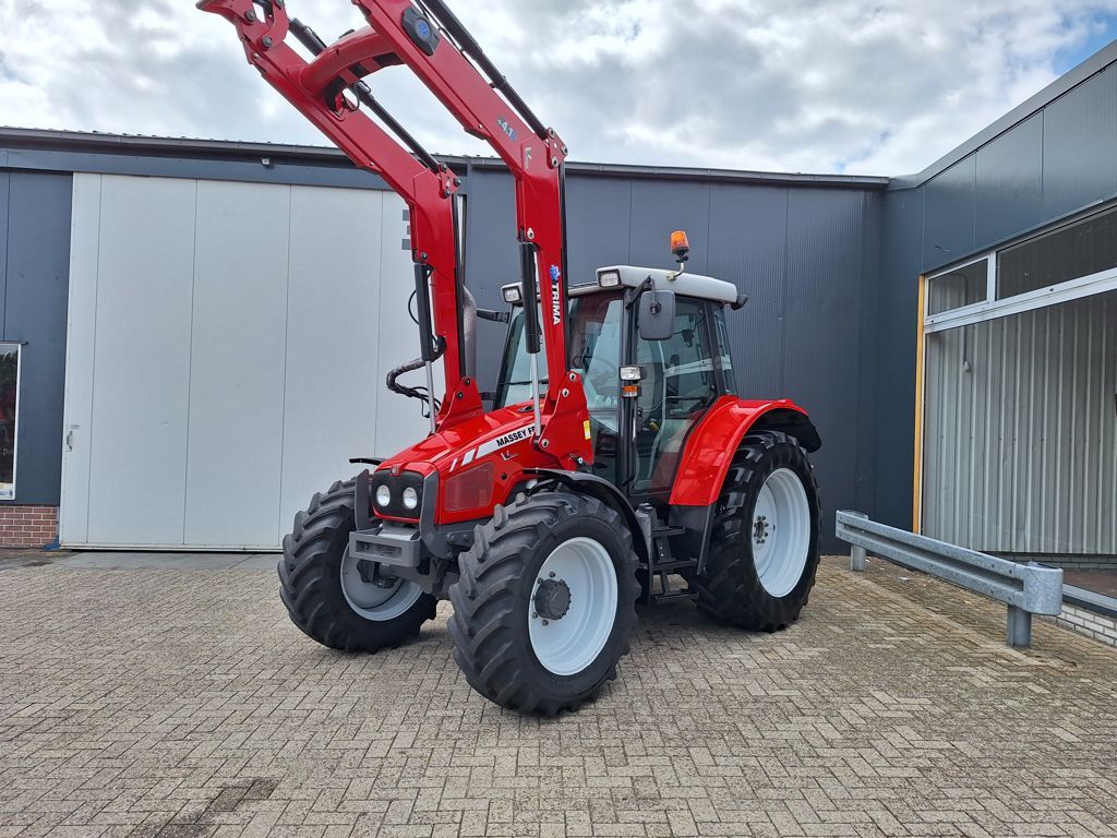 Massey Ferguson 5455 DYNA-4
