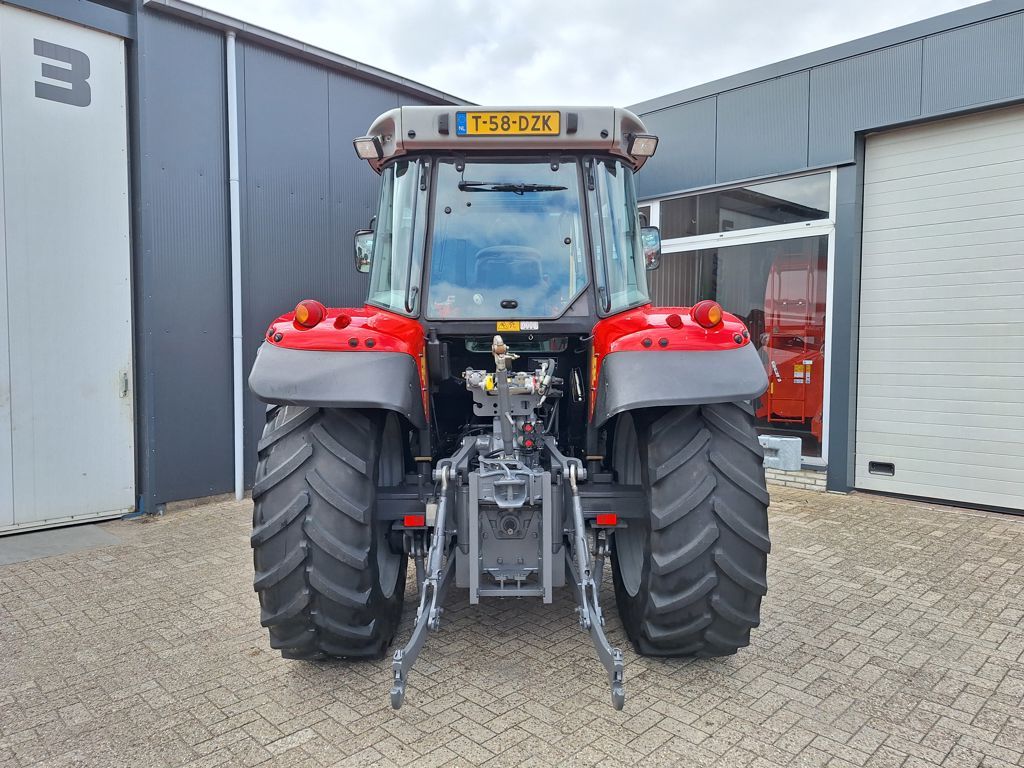 Massey Ferguson 5455 DYNA-4