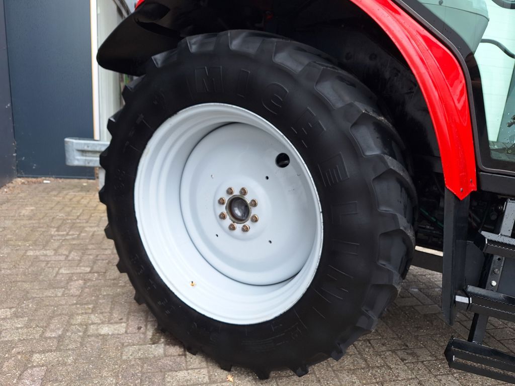 Massey Ferguson 5455 DYNA-4