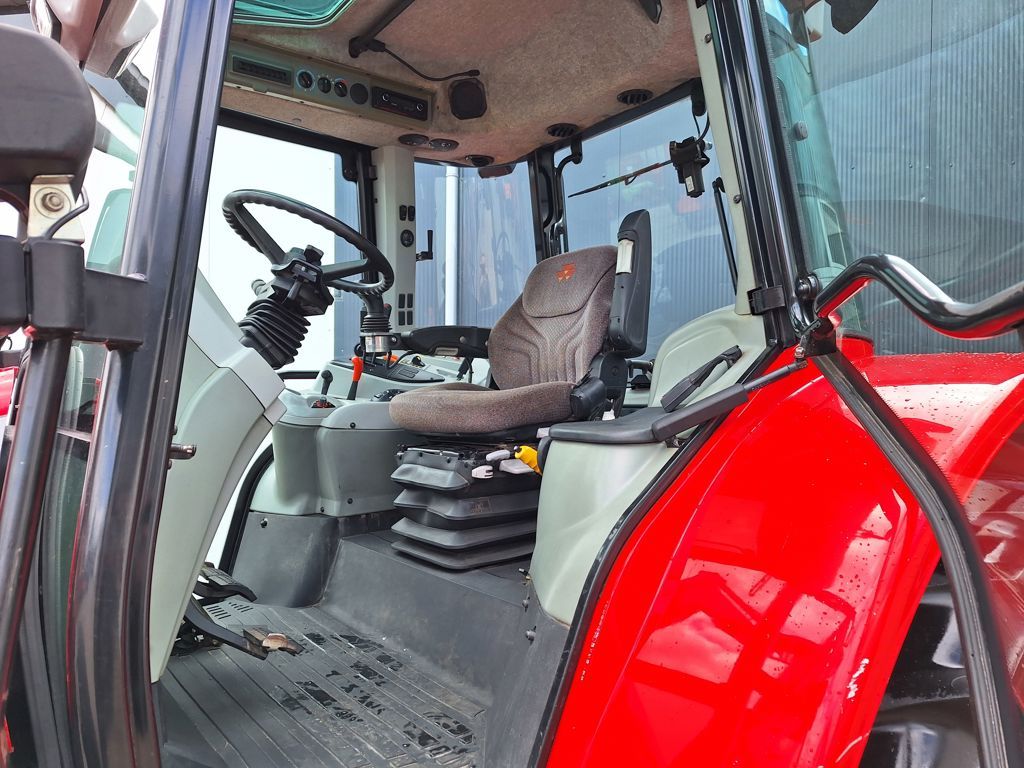 Massey Ferguson 5455 DYNA-4