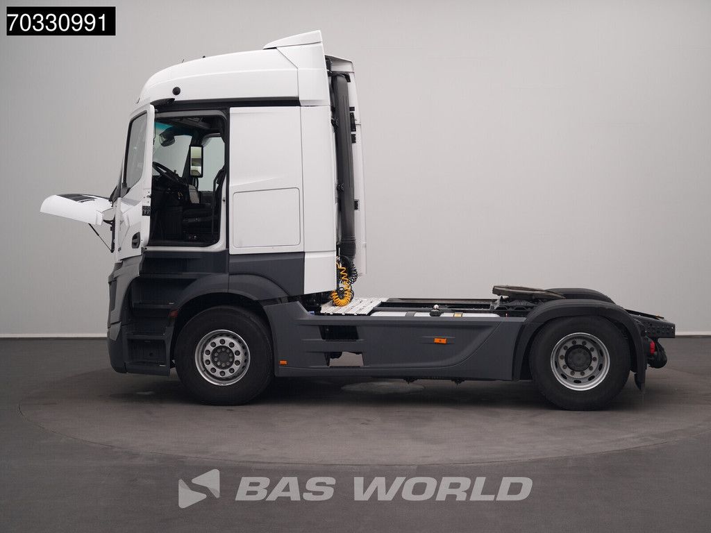 Mercedes Actros 1845 4X2 StreamSpace Retarder Standklima Navi ACC