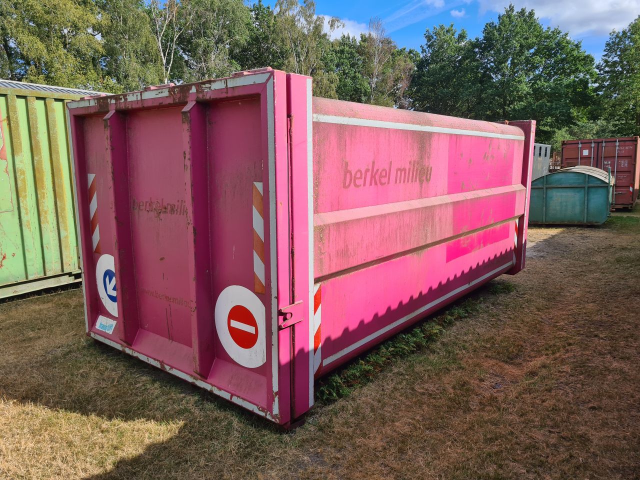 Translift persbak perscontainer container huls haakarm en kabel.