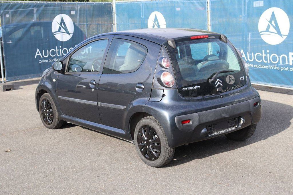 Pkw Citroën C1 Benzin 68 PS 2010 (Marge)