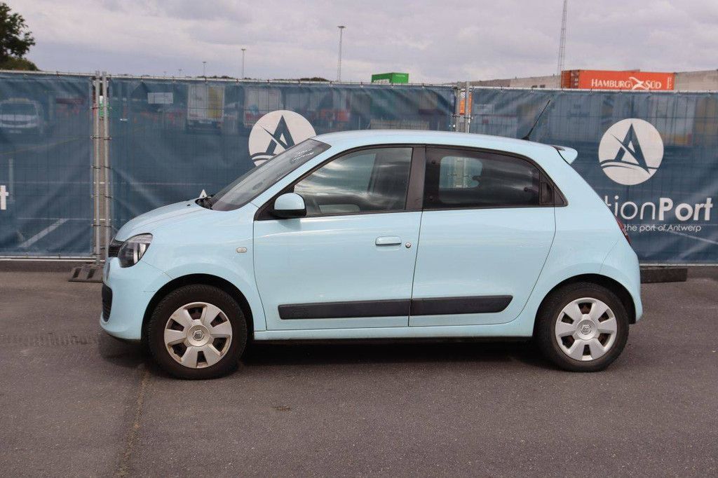 Passenger car Renault Twingo Petrol 71hp 2015 (Margin)