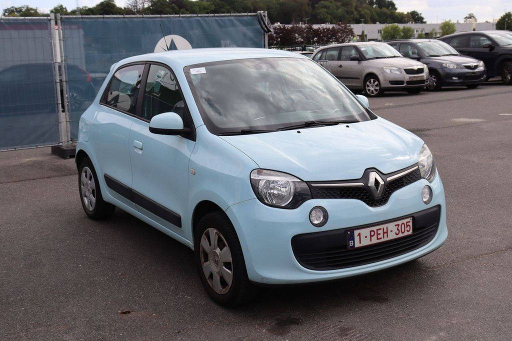 Passenger car Renault Twingo Petrol 71hp 2015 (Margin)