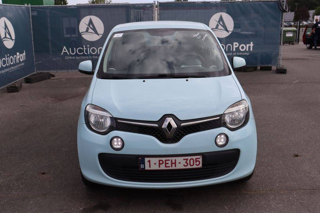 Passenger car Renault Twingo Petrol 71hp 2015 (Margin)