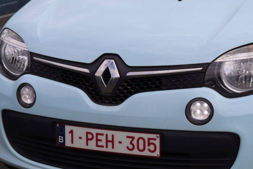 Passenger car Renault Twingo Petrol 71hp 2015 (Margin)