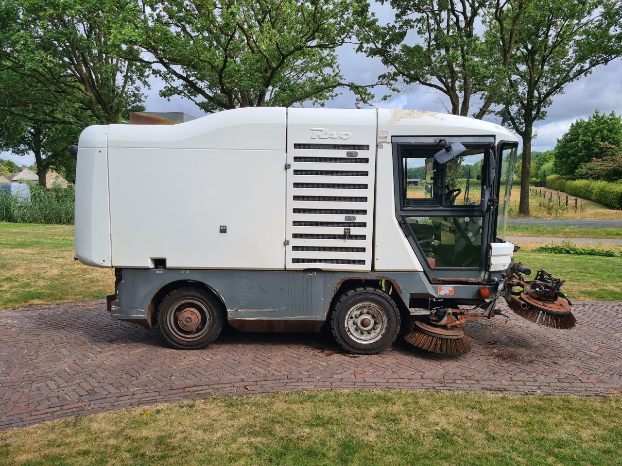 Ravo 530 veegmachine veegwagen met 3de borstel 2013.