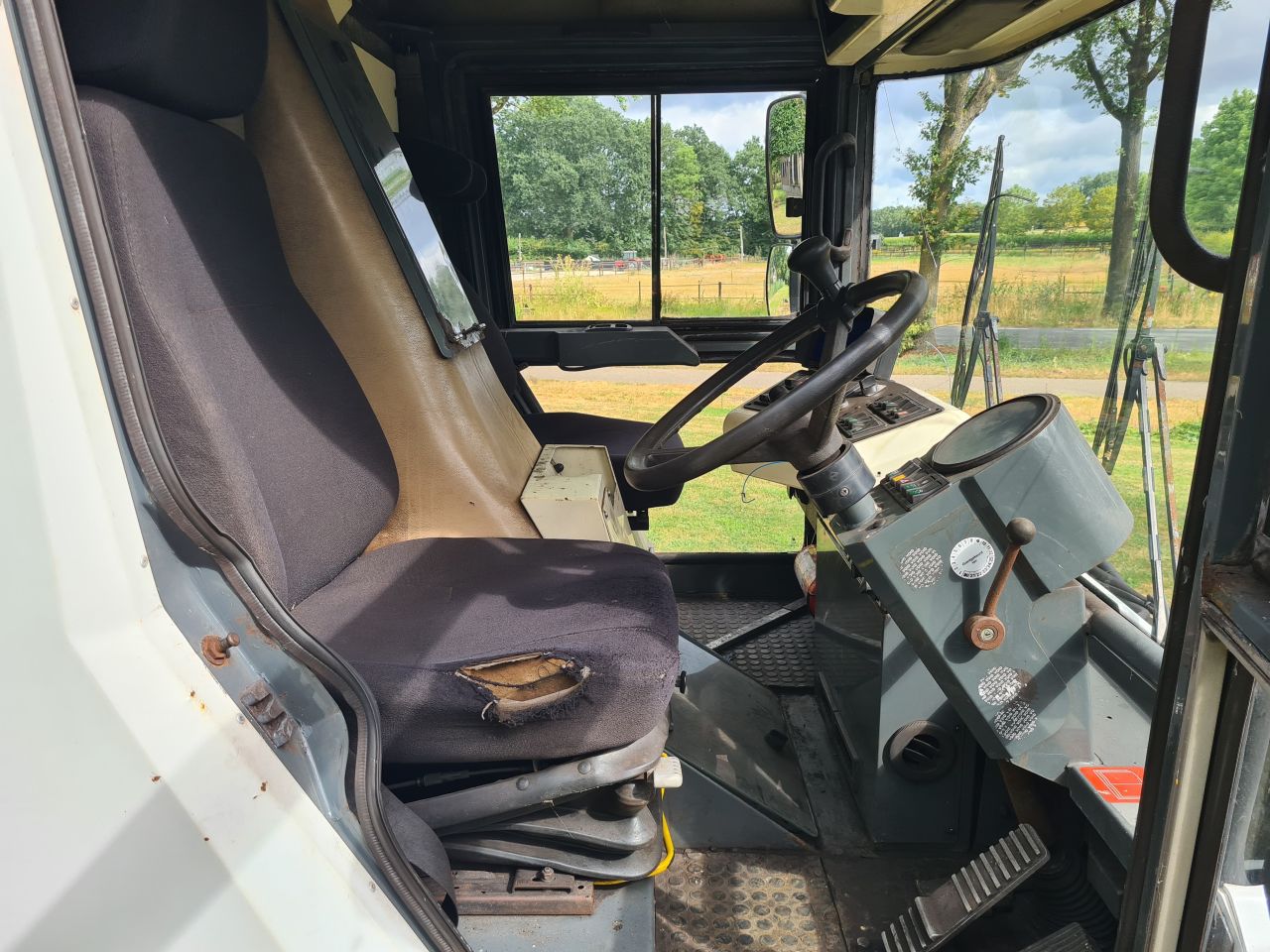 Ravo 530 veegmachine veegwagen met 3de borstel 2013.