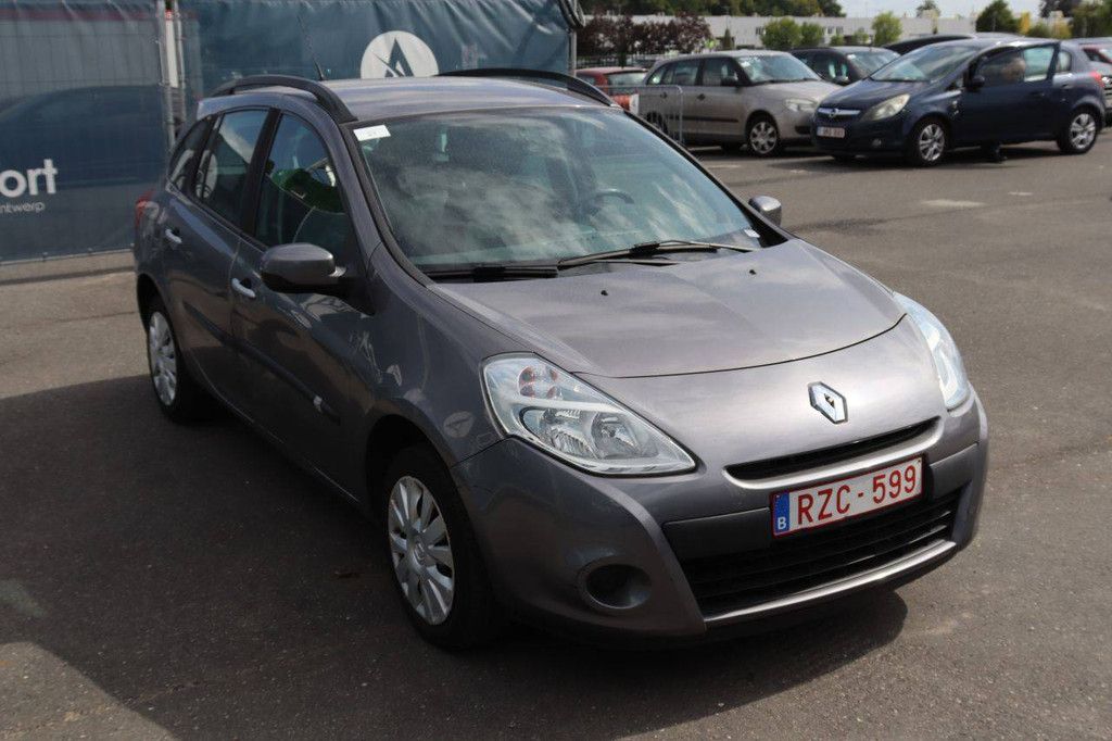 Pkw Renault Clio Benzin 101 PS 2010 (Margin)