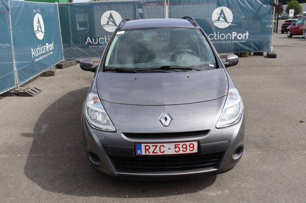 Pkw Renault Clio Benzin 101 PS 2010 (Margin)