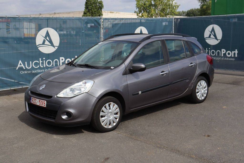 Pkw Renault Clio Benzin 101 PS 2010 (Margin)