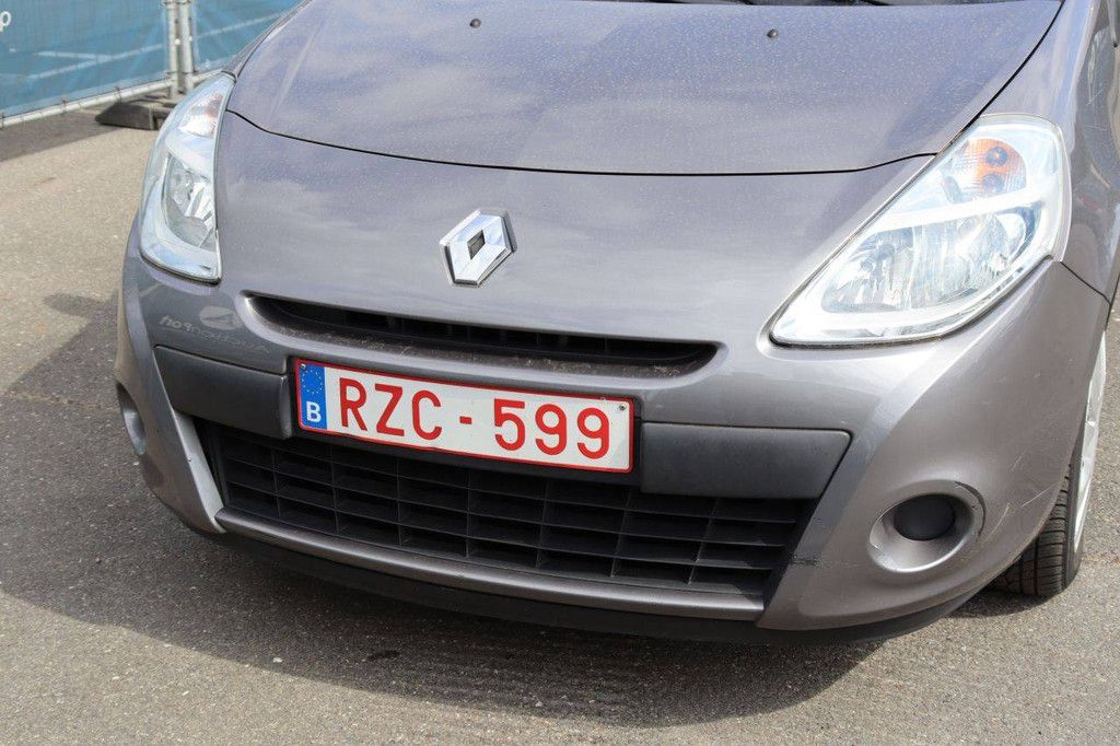 Pkw Renault Clio Benzin 101 PS 2010 (Margin)