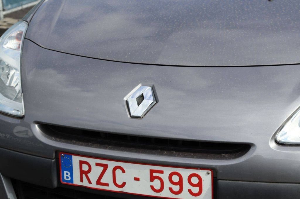 Pkw Renault Clio Benzin 101 PS 2010 (Margin)