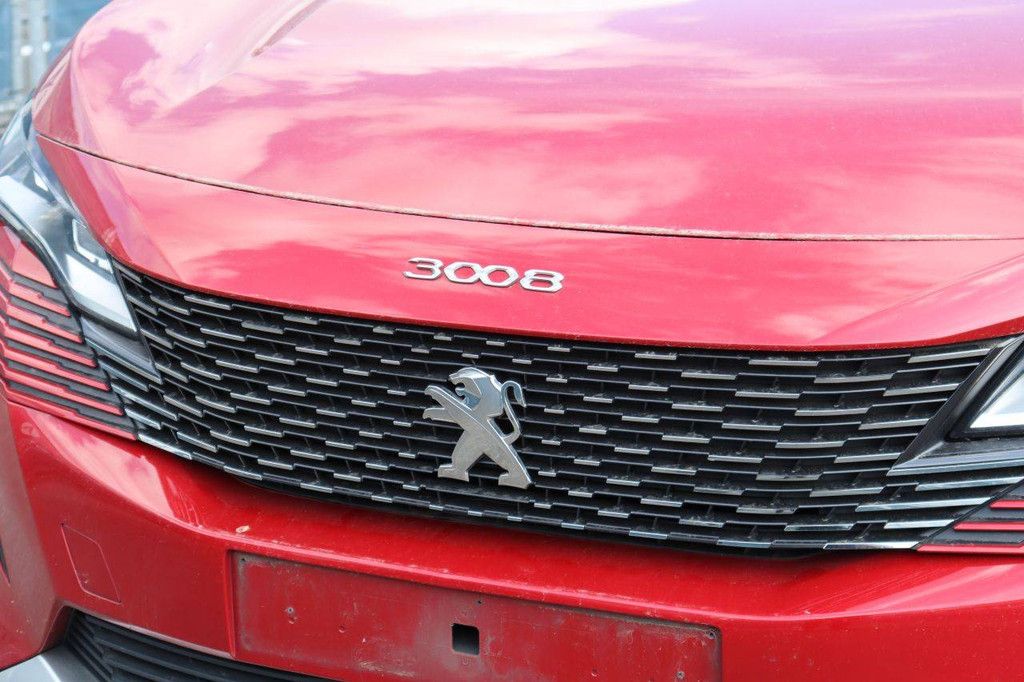 SUV Peugeot 3008 Benzin 130 PS 2022 (Marge)