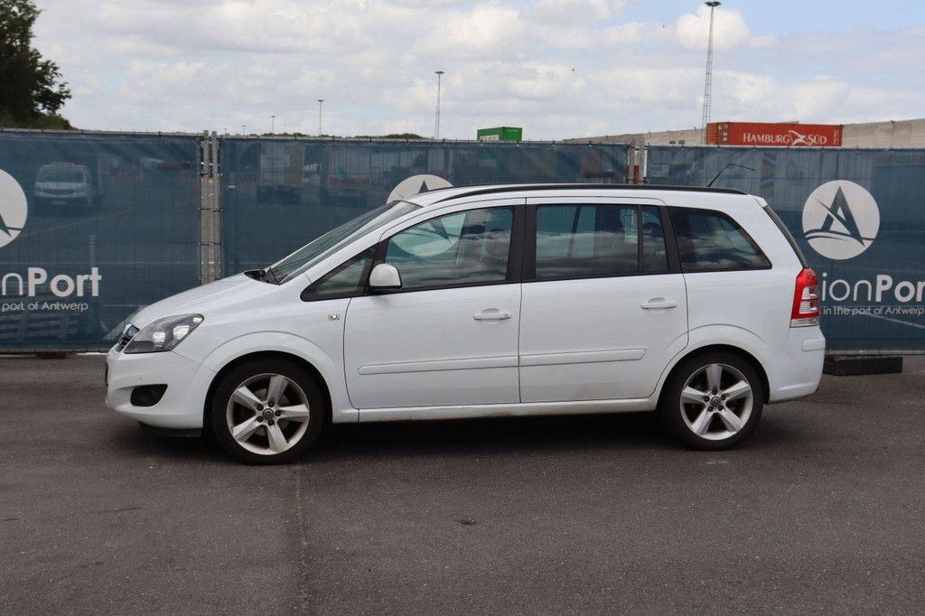 Pkw Opel Zafira Benzin 120 PS 2014 (Marge)