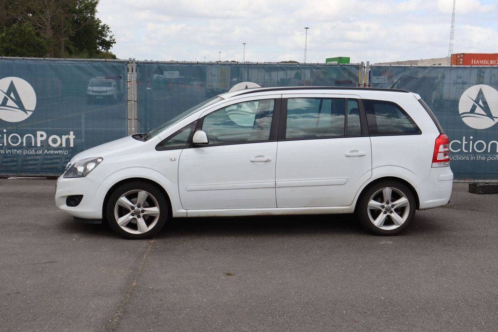 Pkw Opel Zafira Benzin 120 PS 2014 (Marge)