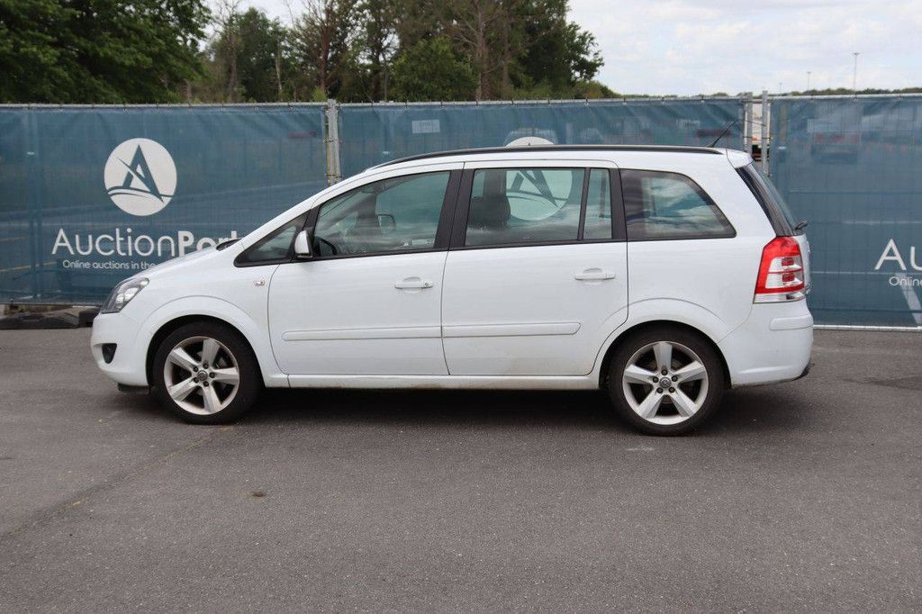 Pkw Opel Zafira Benzin 120 PS 2014 (Marge)