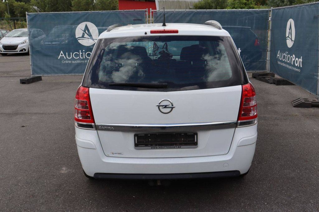 Pkw Opel Zafira Benzin 120 PS 2014 (Marge)