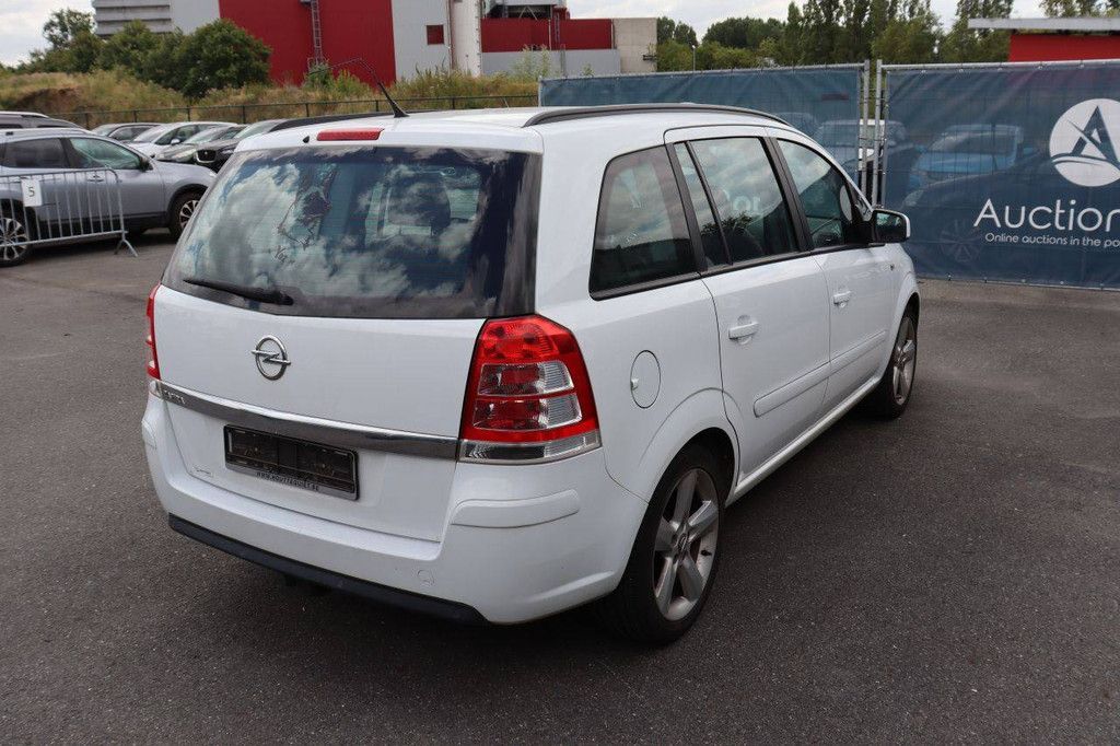 Pkw Opel Zafira Benzin 120 PS 2014 (Marge)