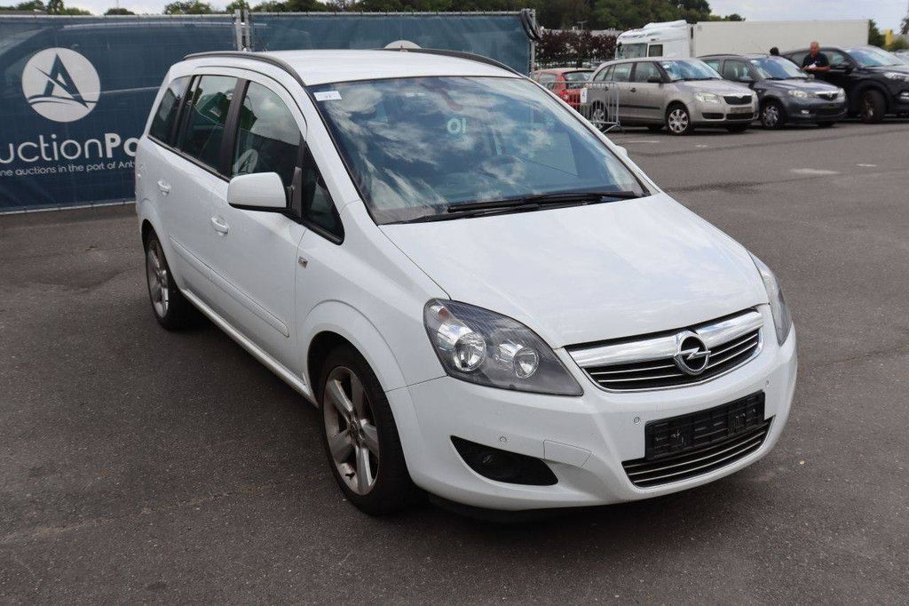 Pkw Opel Zafira Benzin 120 PS 2014 (Marge)