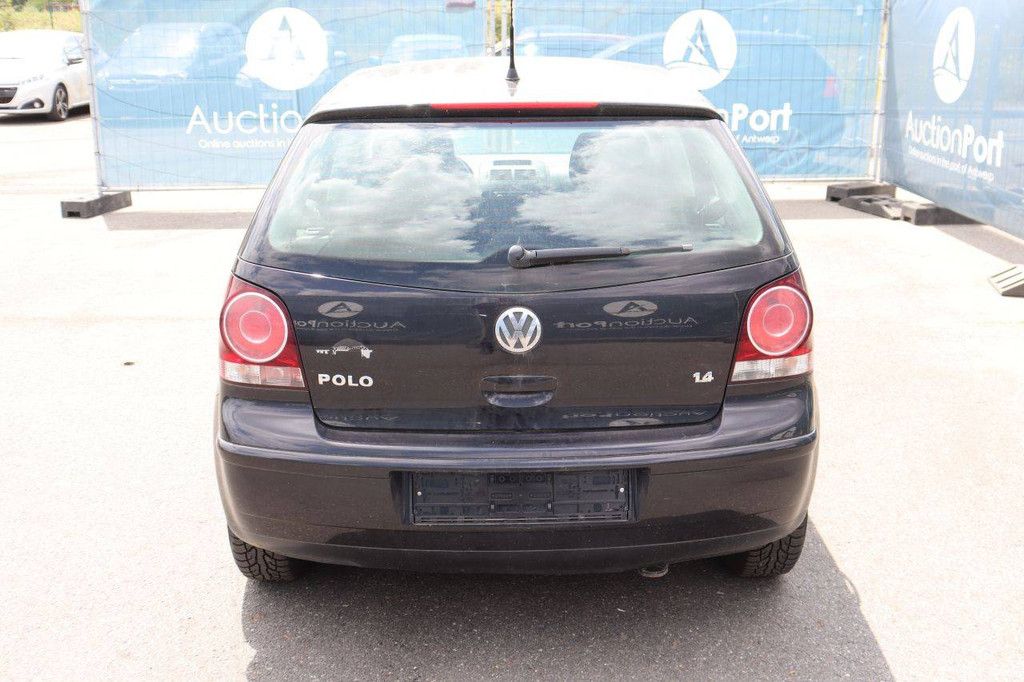 Pkw Volkswagen Polo Benzin 80 PS 2008 (Margin)