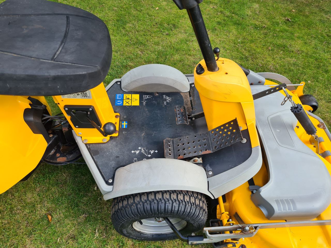 Stiga park Compact 16 HST zitmaaier frontmaaier hydrostaat