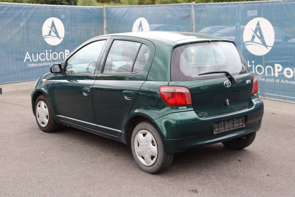 Pkw Toyota Yaris Benzin 84 PS 2004 (Margin)