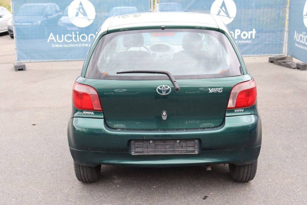Pkw Toyota Yaris Benzin 84 PS 2004 (Margin)
