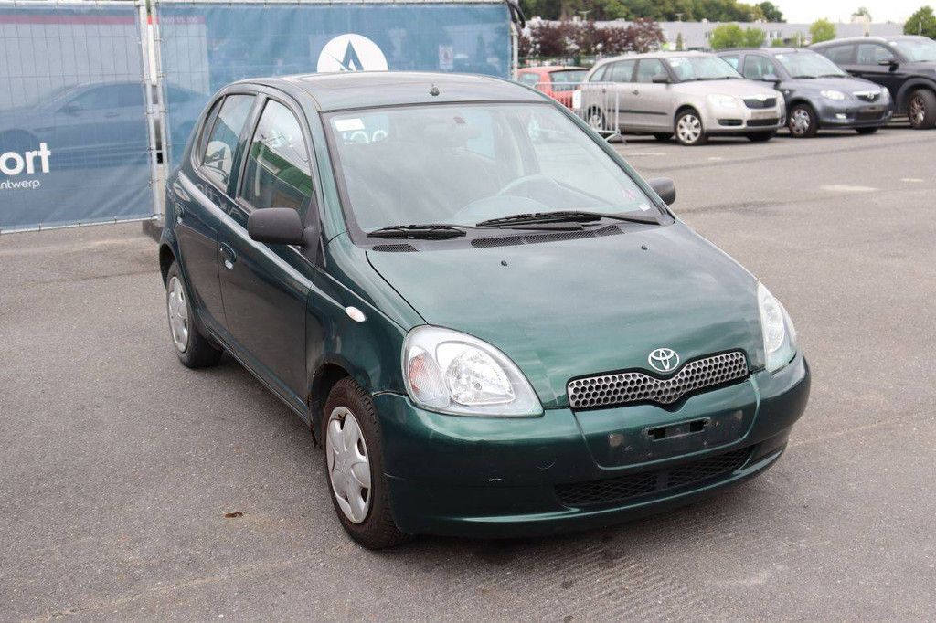 Pkw Toyota Yaris Benzin 84 PS 2004 (Margin)